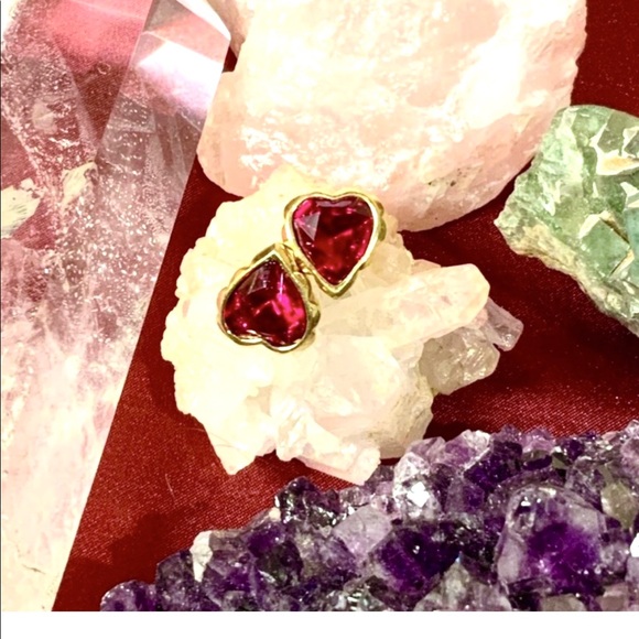 Vintage gold AVON ❤️ earrings - Picture 2 of 9